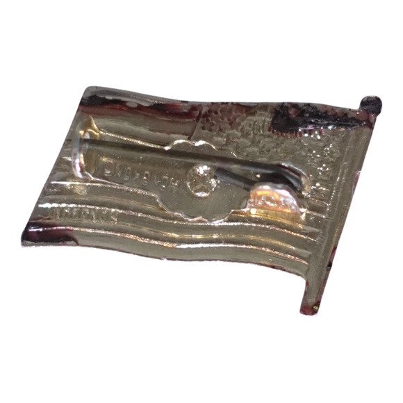 Waving American Flag Lapel Tie Pin – Gold Trim – USA Patriotic – 1" x 0.5" - Picture 3 of 7